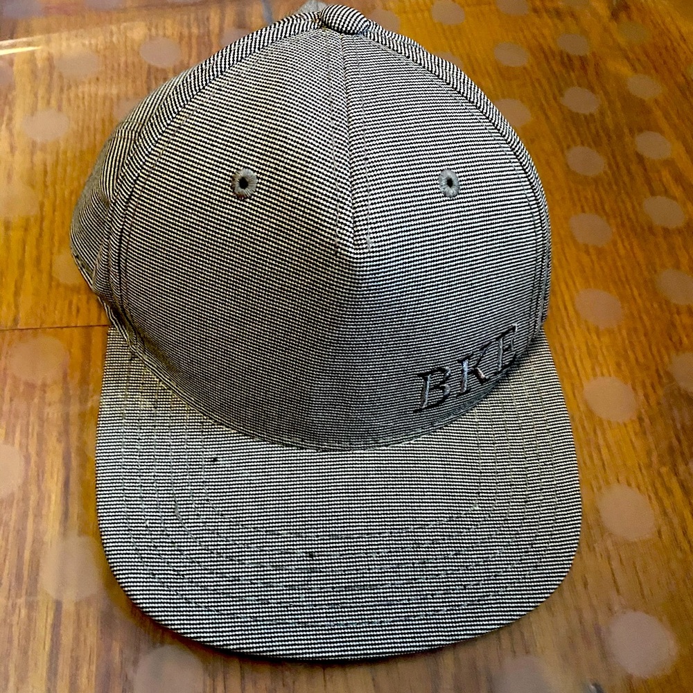 Men’s Buckle BKE Hat New Gray Pinstripe Logo NWT